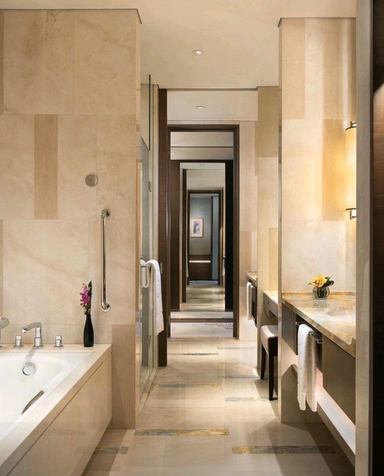 富美家色麗石：色麗石憑借出色的可塑性與穩定性輕松打造曲面造型